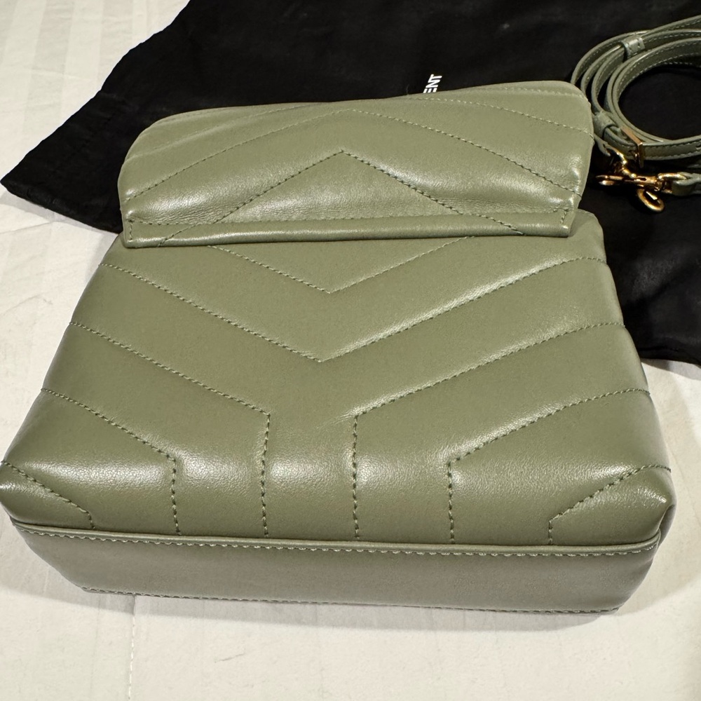 Yves Saint Laurent Green Quilted Leather Bag - Picture 5 of 10